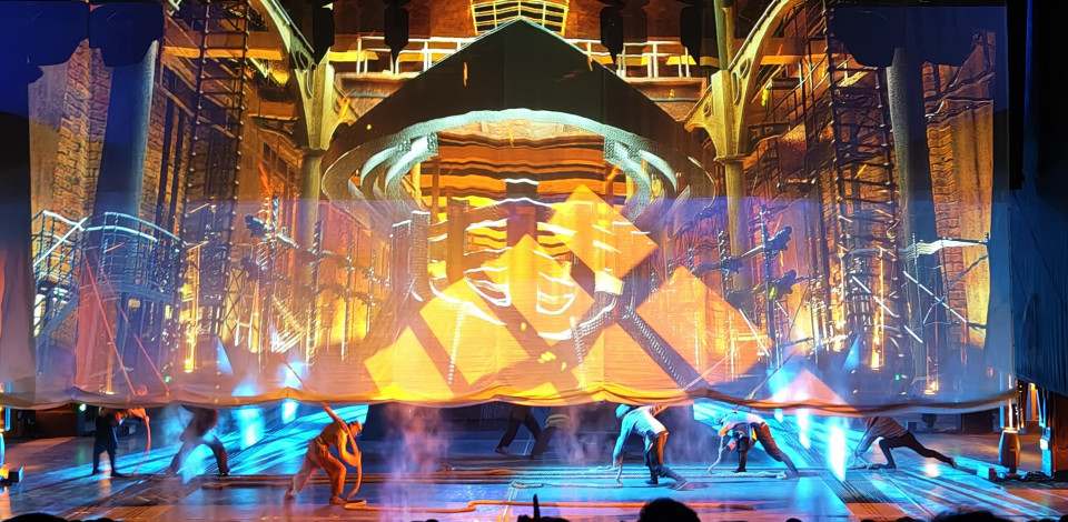 Holographic projections on transparent scrims