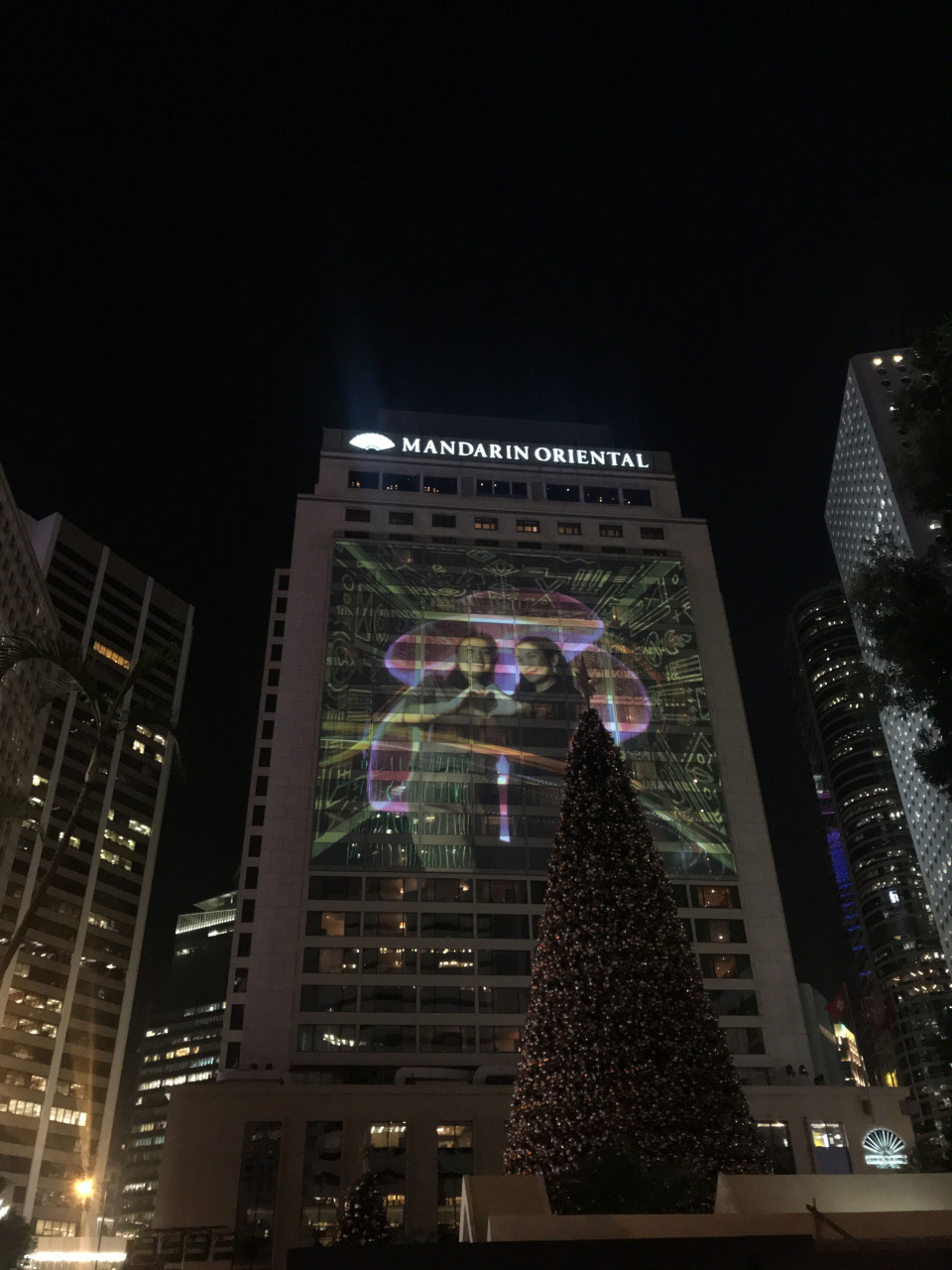 StretchTulle projection surface