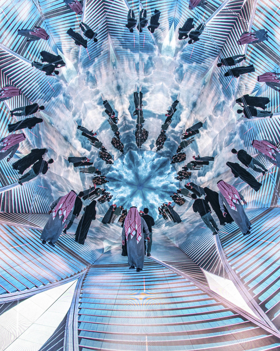 GiantMirror mirrorfoil kaleidoscope effect