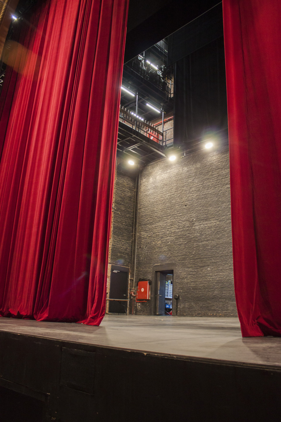 ShowTex Velours Paris CS, Velours Garnier CS, Cyclo 270, GobelinTulle for NTGent
