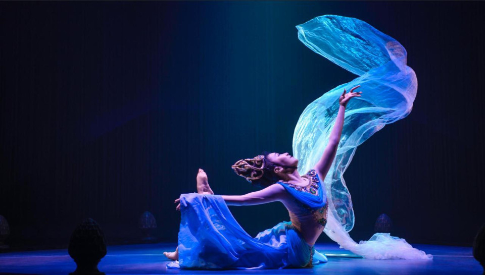 ShowTex Tulle Aymond Mini, FeatherSilk for Sound of Dunhuang